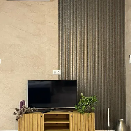 Apartman S8 Downtown With Optional Garage *