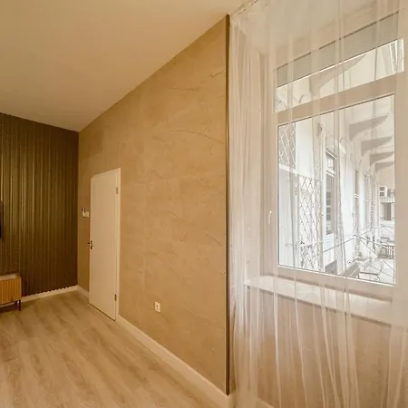 S8 Downtown With Optional Garage Διαμέρισμα